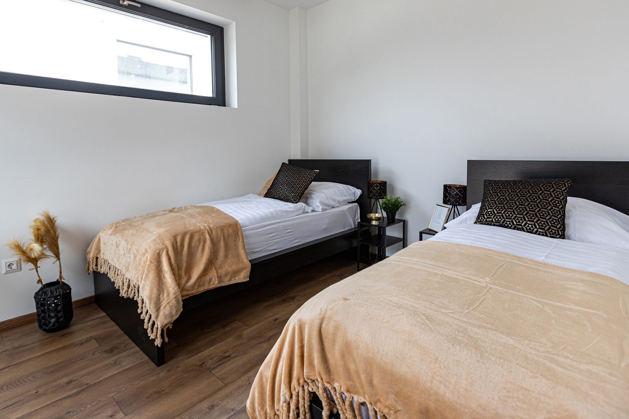 Bedroom villa rental Hungary - Villa Porta Verde I two single beds with headboard and nightstand